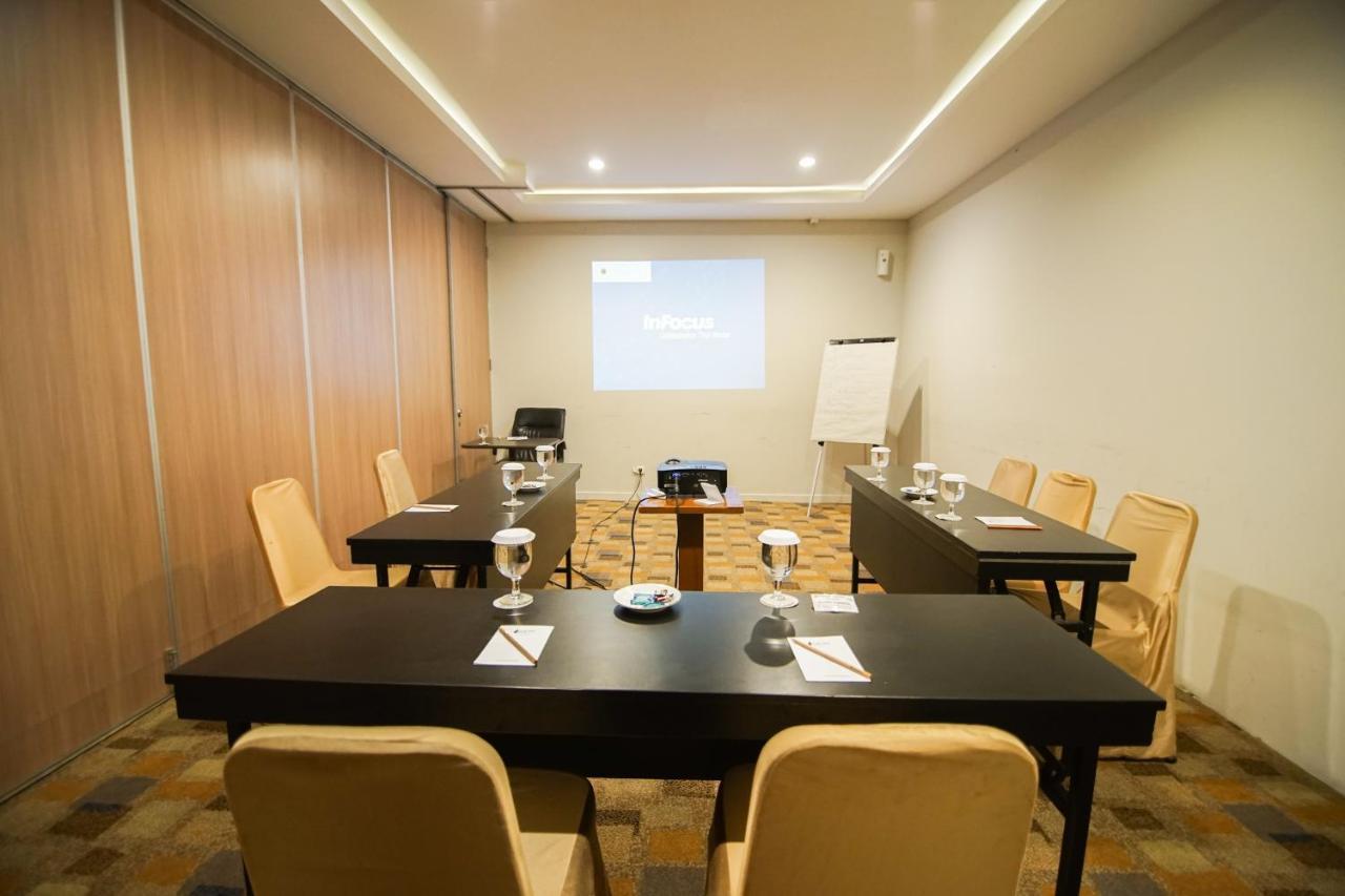 Sofyan Hotel Soepomo Jakarta Extérieur photo