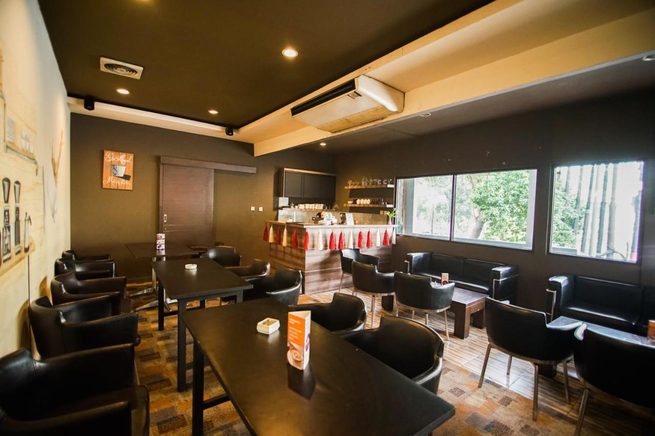 Sofyan Hotel Soepomo Jakarta Extérieur photo